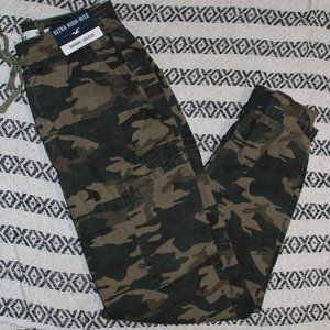 camouflage jogger